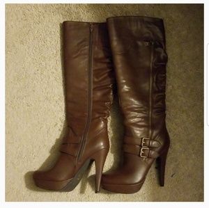 Guess brown boots